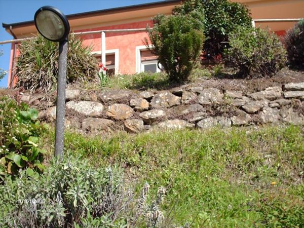 casa indipendente in vendita a Pescia