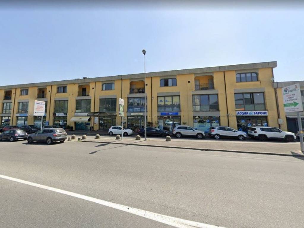 ufficio in vendita a Pescia in zona Pescia Morta