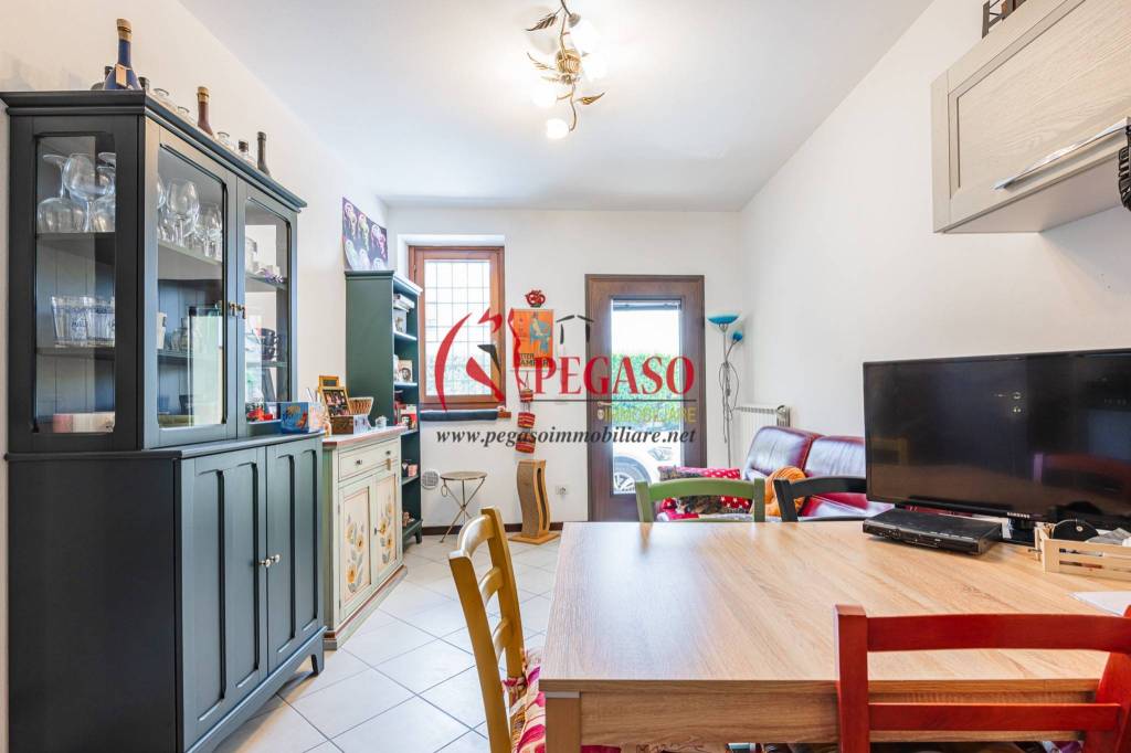 appartamento in vendita a Pescia in zona Veneri