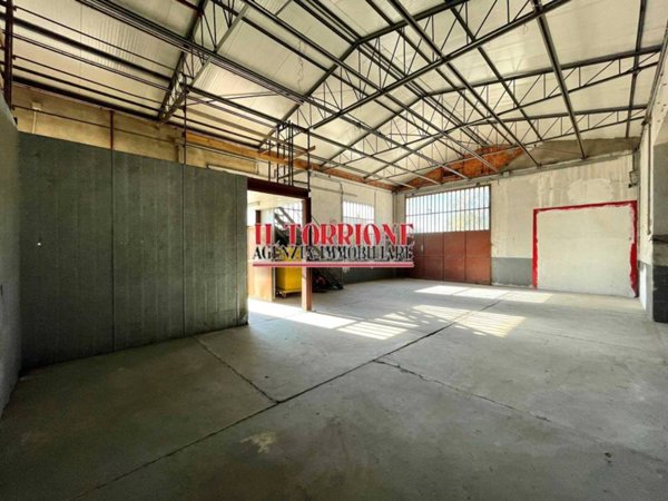 locale commerciale in vendita a Pescia in zona Collodi