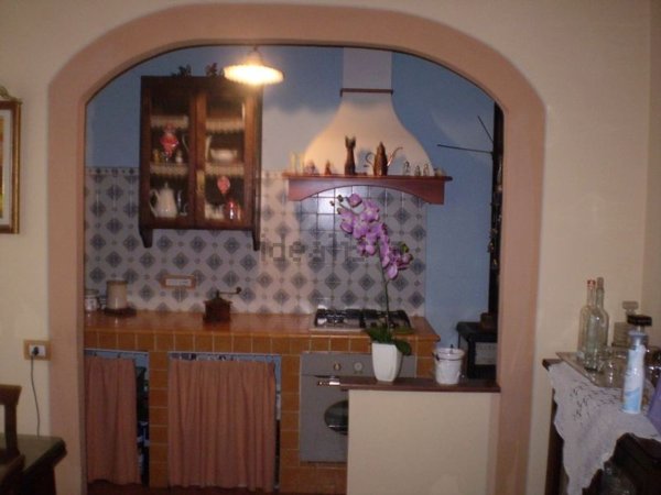 casa indipendente in vendita a Pescia
