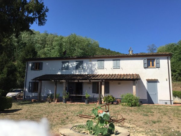 casa indipendente in vendita a Pescia