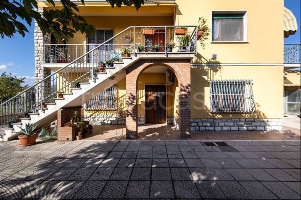 appartamento in vendita a Pescia in zona Pescia Morta