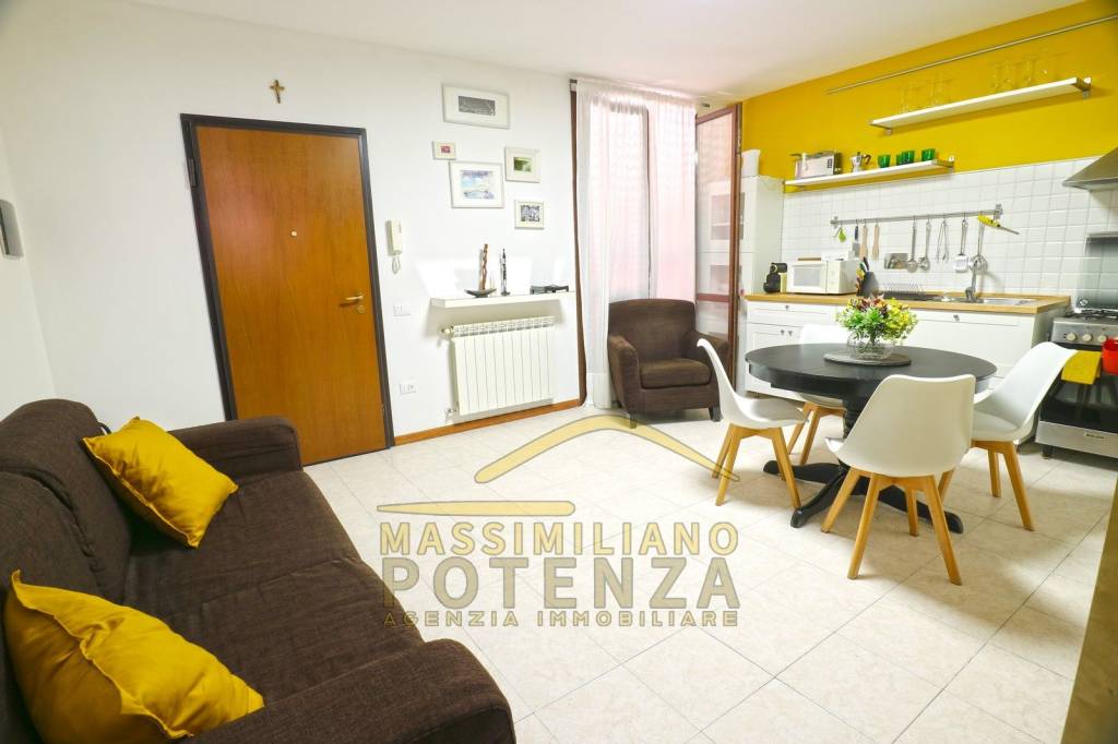 appartamento in vendita a Pescia in zona Veneri