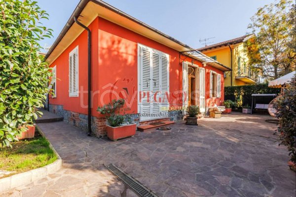 casa indipendente in vendita a Pescia
