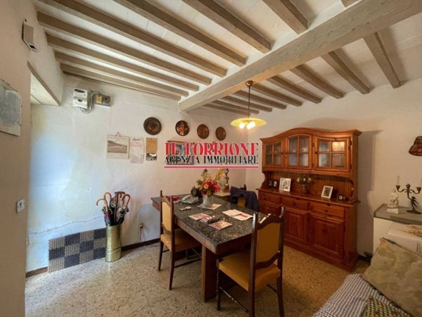 casa indipendente in vendita a Pescia