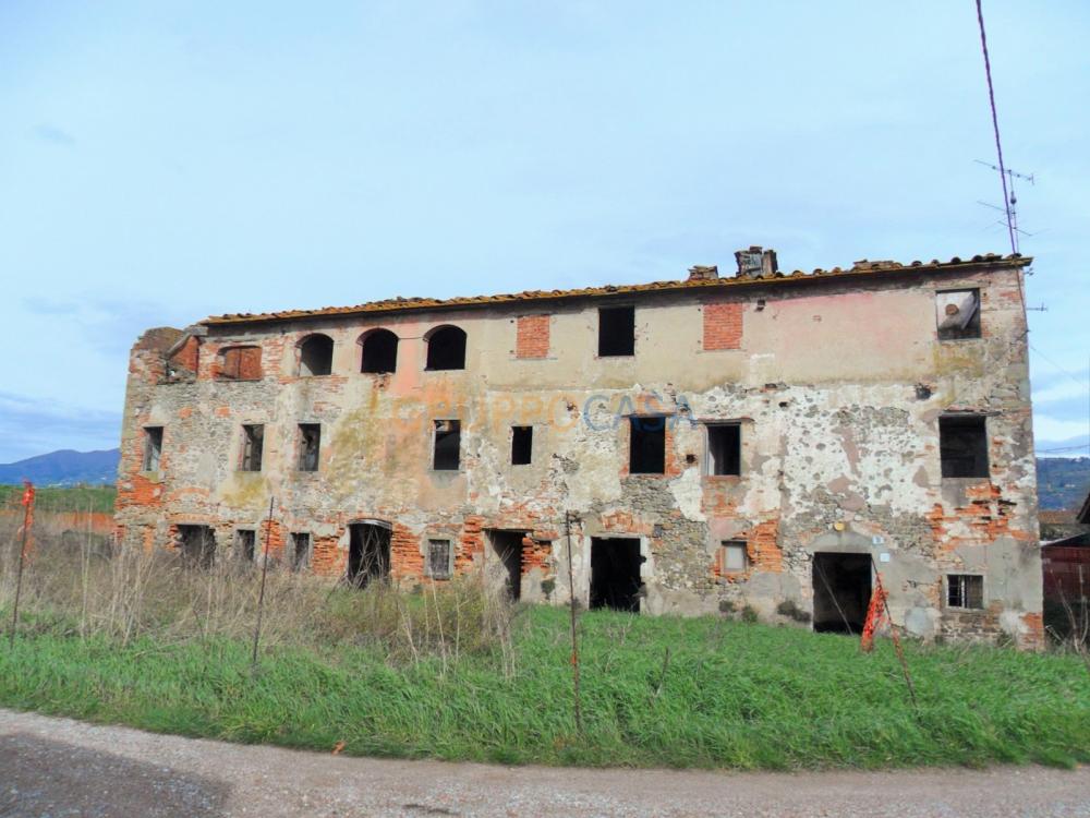 casa indipendente in vendita a Pescia