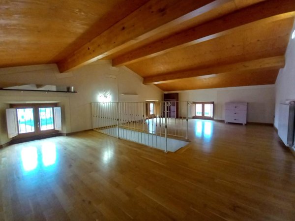 appartamento in vendita a Pescia in zona Veneri