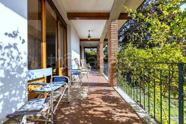 casa indipendente in vendita a Pescia