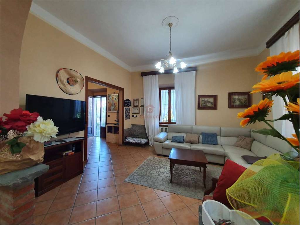 casa indipendente in vendita a Pescia