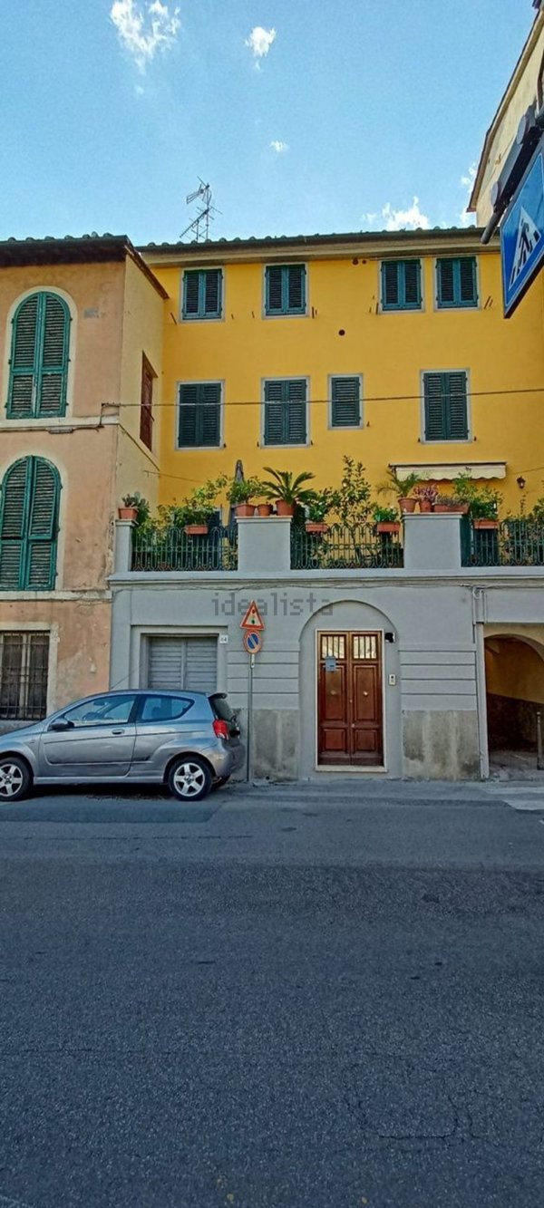 casa indipendente in vendita a Pescia