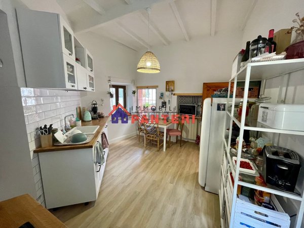 casa indipendente in vendita a Pescia