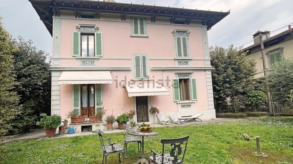 casa indipendente in vendita a Pescia