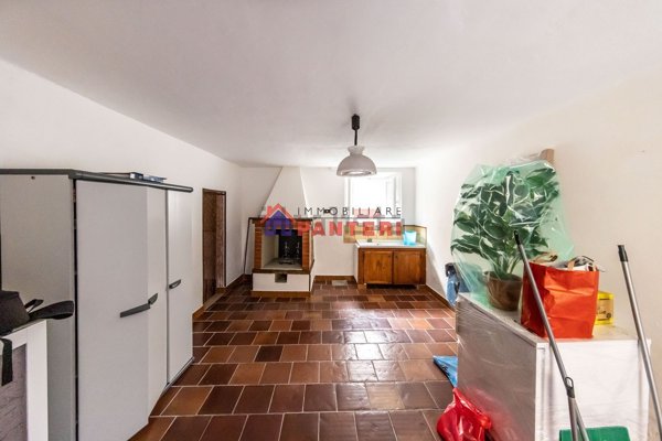 casa indipendente in vendita a Pescia