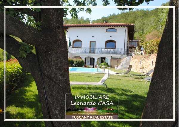 casa indipendente in vendita a Pescia