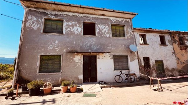 casa indipendente in vendita a Pescia
