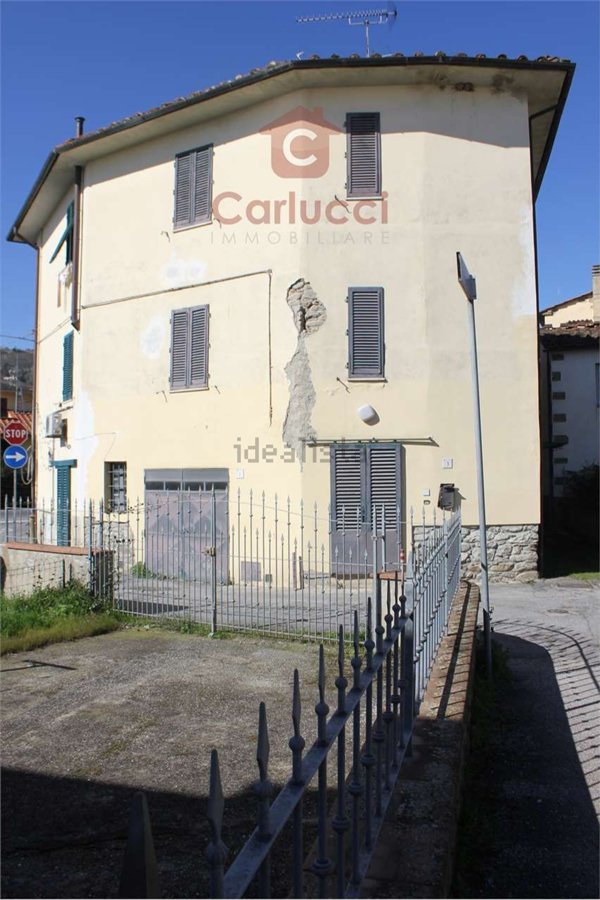 appartamento in vendita a Pescia in zona Collodi