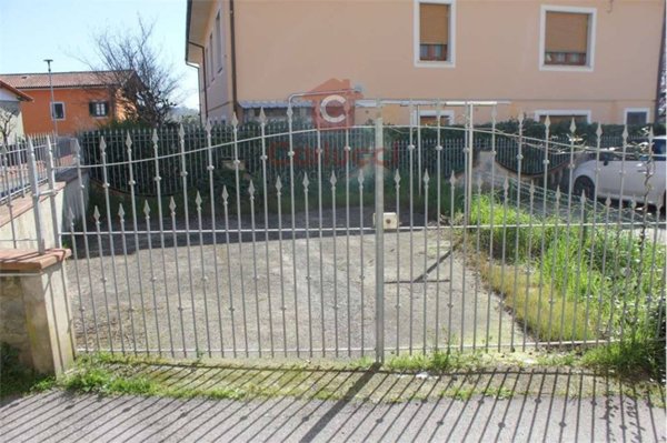 casa indipendente in vendita a Pescia in zona Collodi