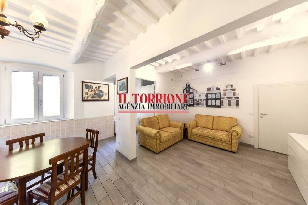 casa indipendente in vendita a Pescia