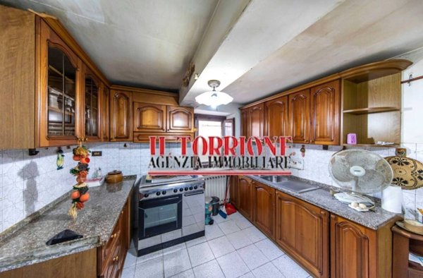 casa indipendente in vendita a Pescia in zona Veneri