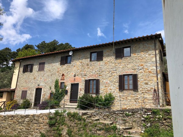 casa indipendente in vendita a Pescia in zona Collodi
