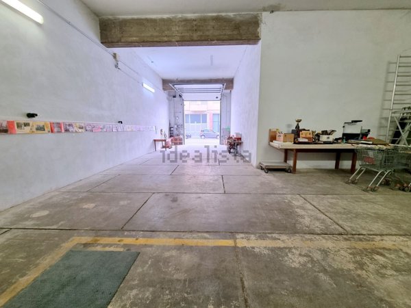 locale di sgombero in vendita a Pescia