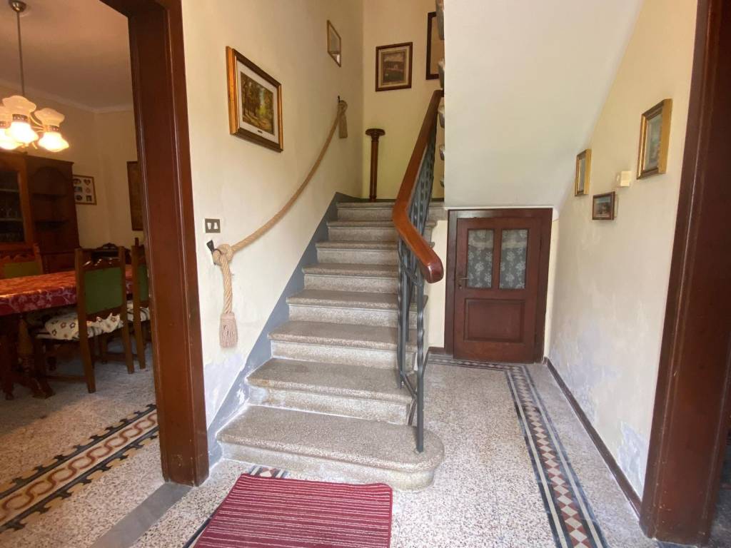 appartamento in vendita a Pescia in zona Veneri