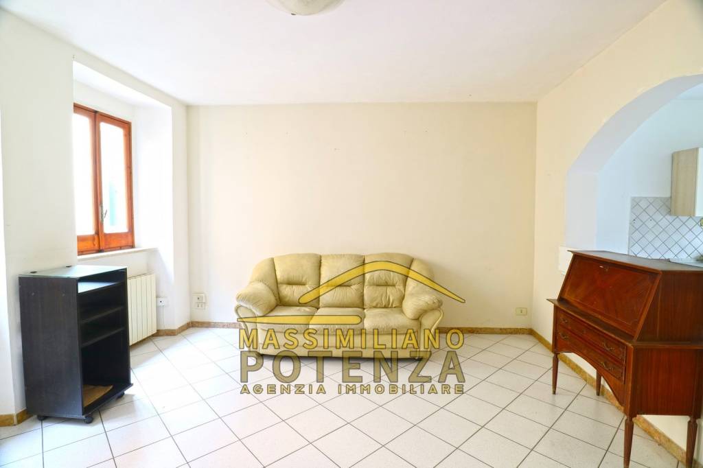 casa indipendente in vendita a Pescia