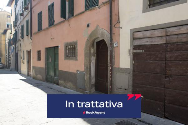 casa indipendente in vendita a Pescia