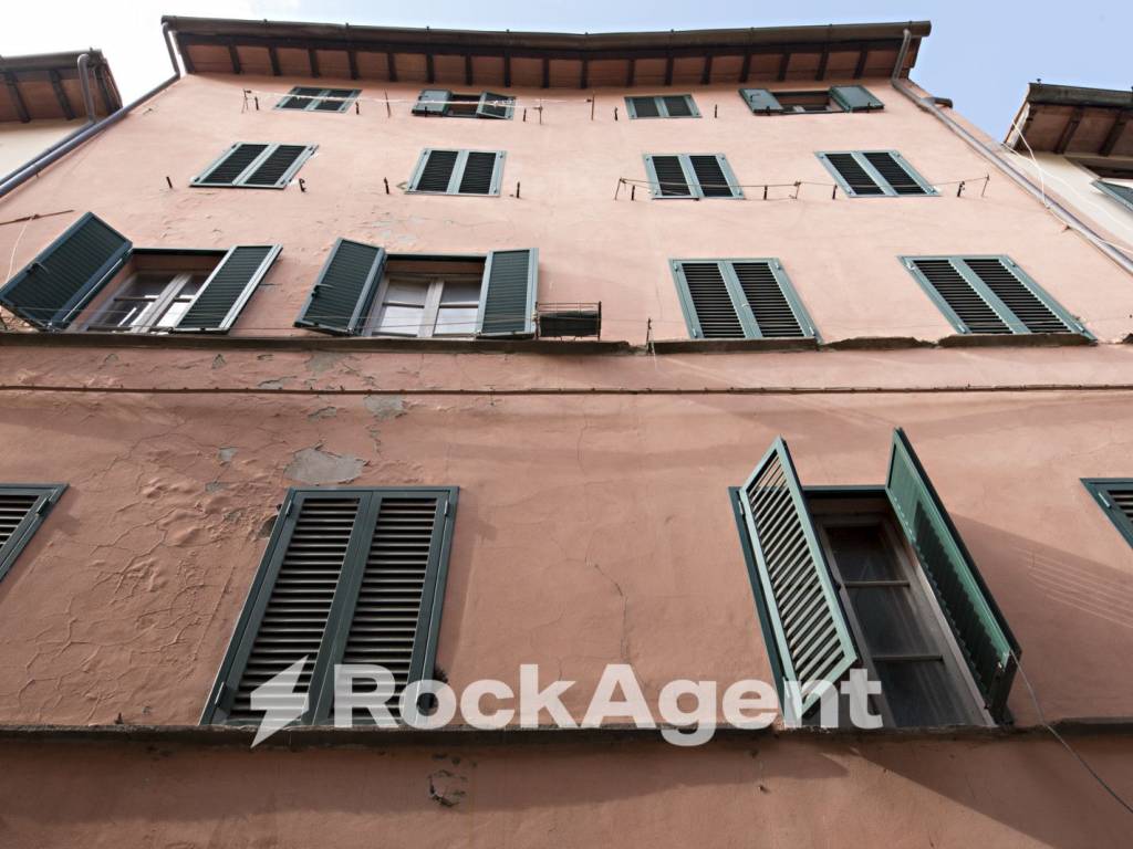 casa indipendente in vendita a Pescia