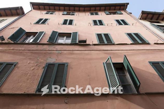 casa indipendente in vendita a Pescia