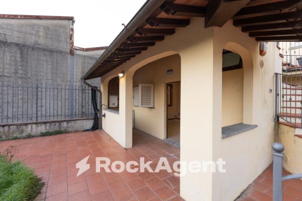 appartamento in vendita a Pescia in zona Collodi