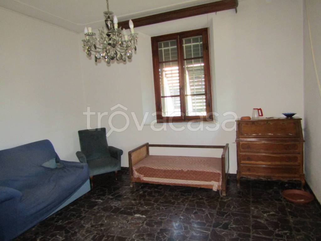 casa indipendente in vendita a Pescia