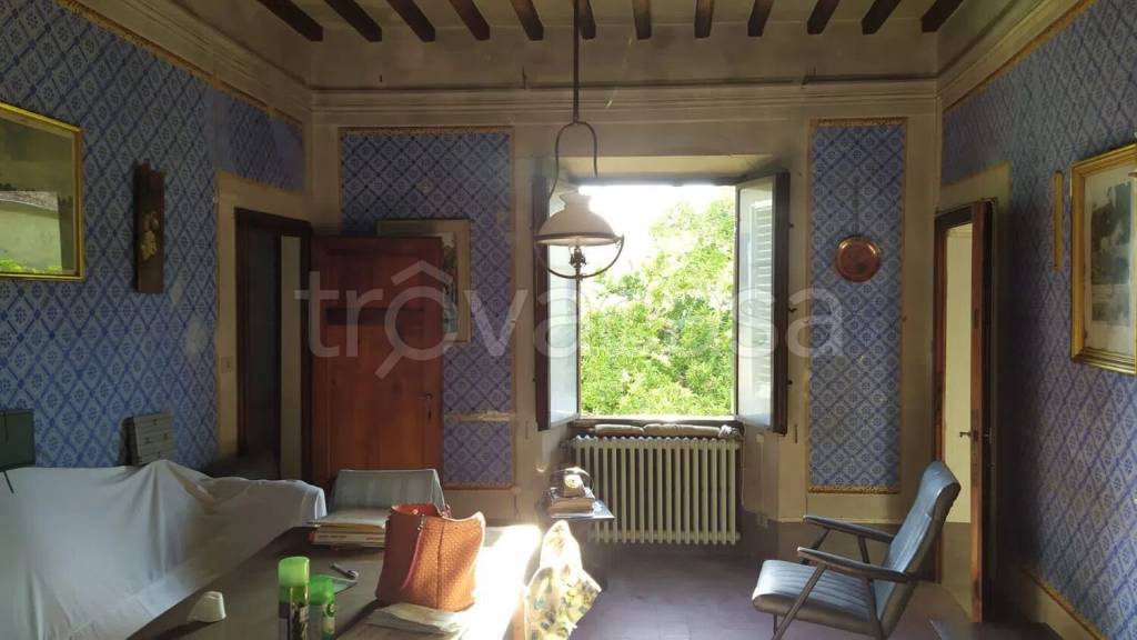 casa indipendente in vendita a Pescia