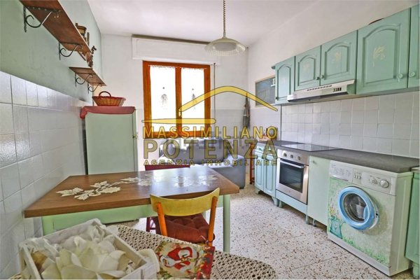 appartamento in vendita a Pescia in zona Pietrabuona