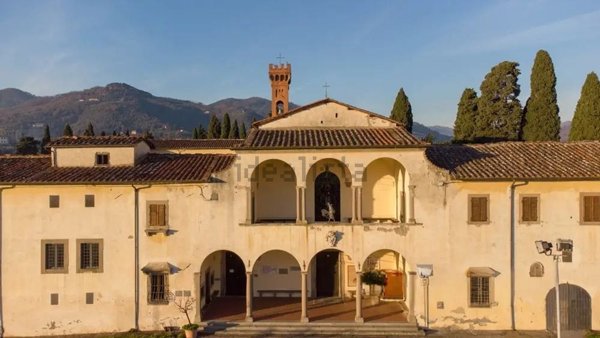 casa indipendente in vendita a Pescia