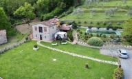 casa indipendente in vendita a Pescia