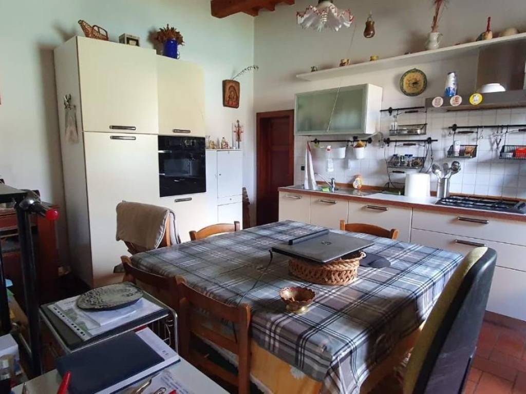 casa indipendente in vendita a Pescia in zona Collodi