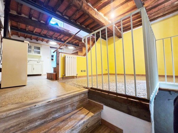 casa indipendente in vendita a Pescia in zona Veneri