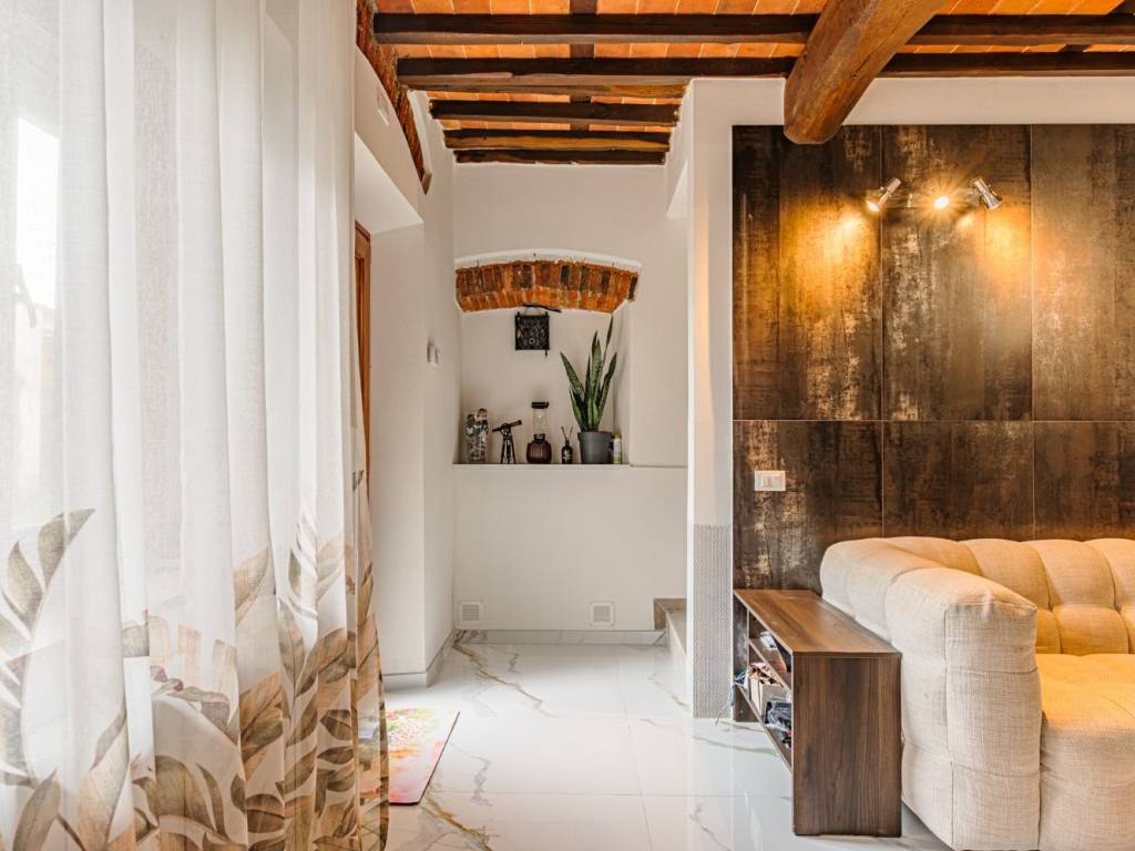 casa indipendente in vendita a Pescia in zona Pescia Morta