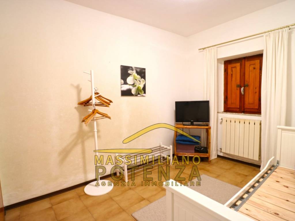 appartamento in vendita a Pescia in zona Pontito