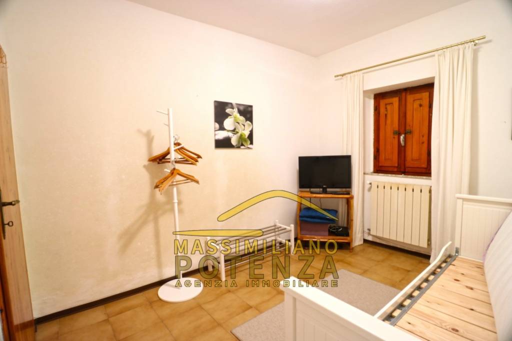 appartamento in vendita a Pescia in zona Pontito