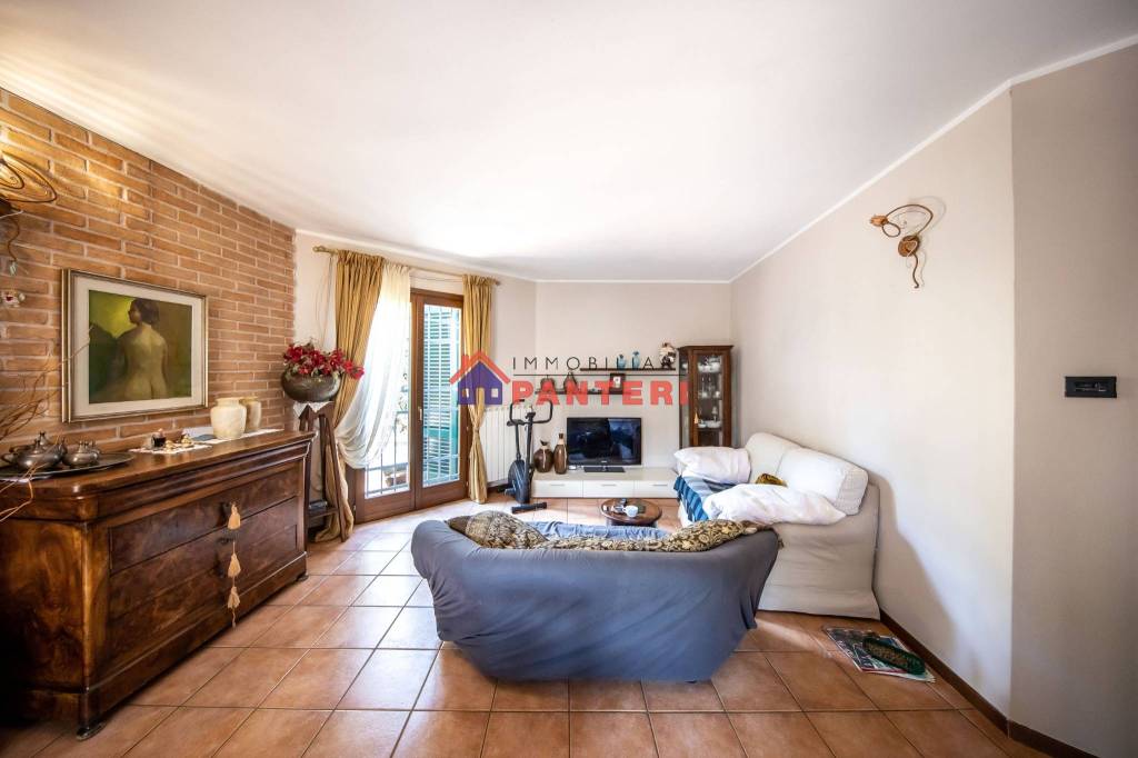 casa indipendente in vendita a Pescia