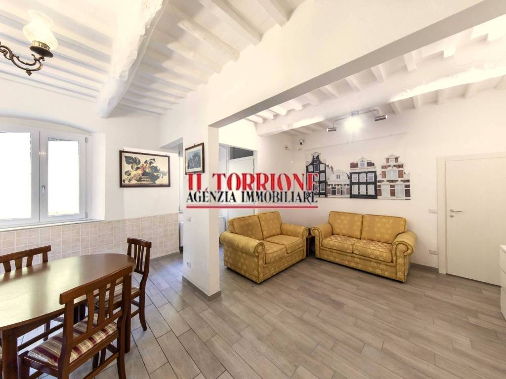 casa indipendente in vendita a Pescia