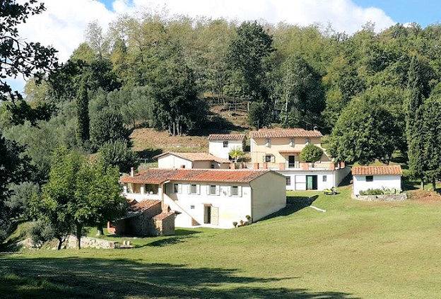casa indipendente in vendita a Pescia