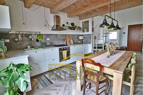appartamento in vendita a Pescia in zona Veneri
