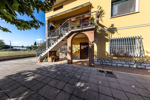 appartamento in vendita a Pescia in zona Pescia Morta