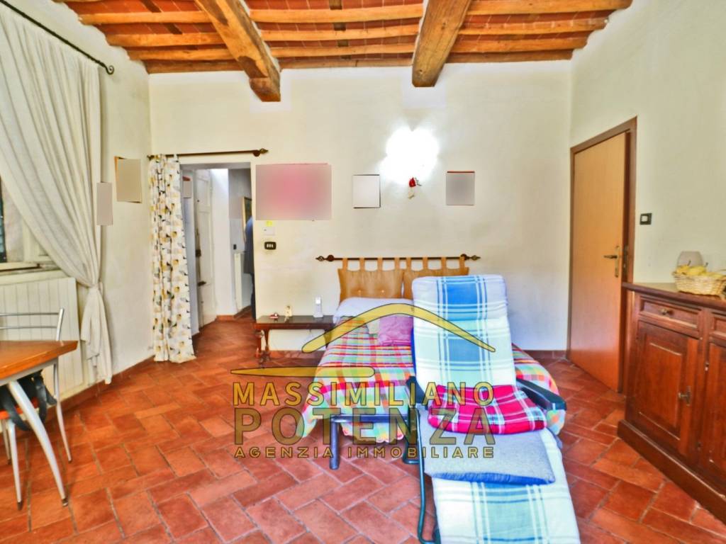 casa indipendente in vendita a Pescia