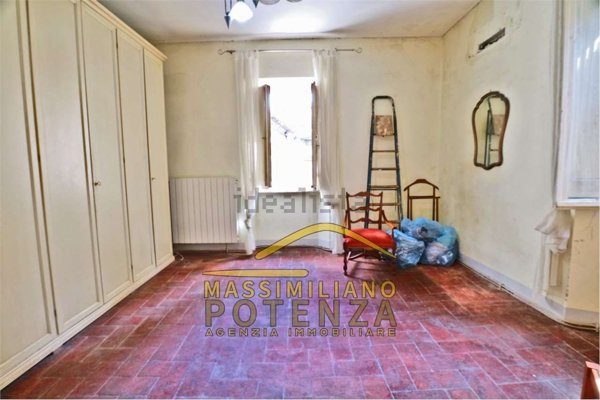 casa indipendente in vendita a Pescia