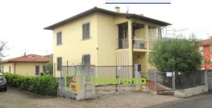 casa indipendente in vendita a Pescia in zona Veneri